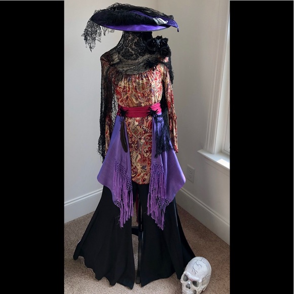 6pc Witchy woman in streetwear - Picture 10 of 16